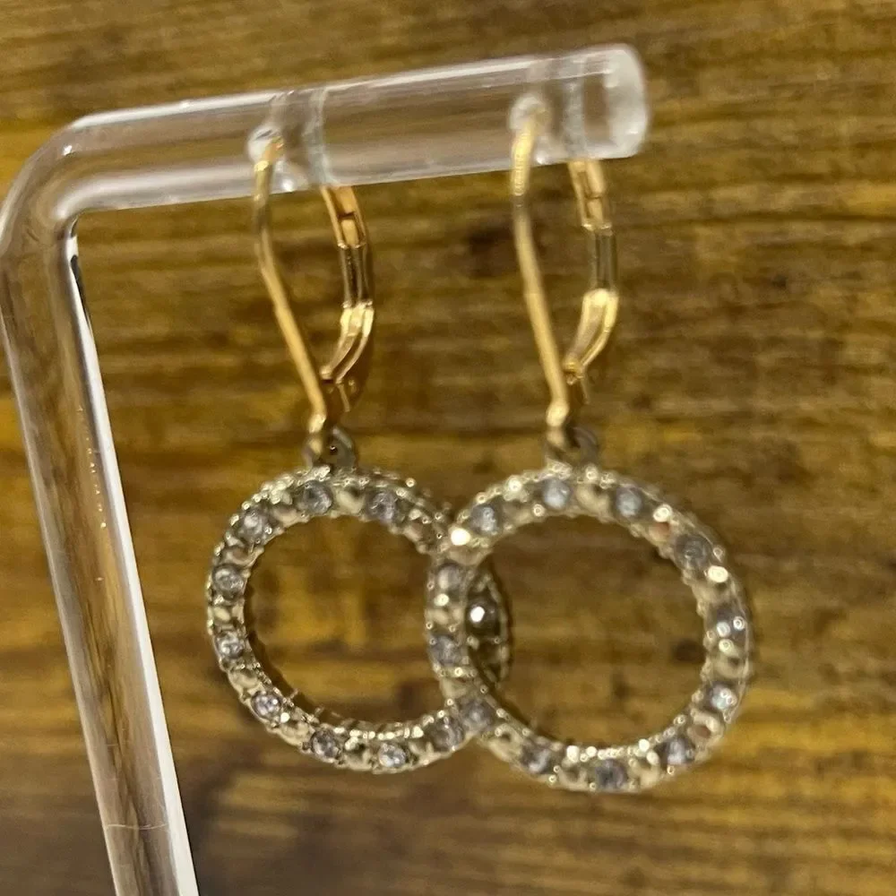 Stunning Dangling Earrings - Picture 8 of 8